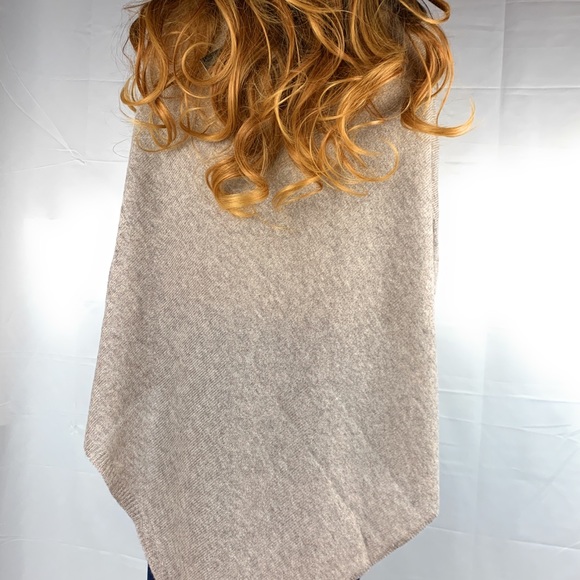 Luxurious Pashmina poncho - Picture 5 of 8